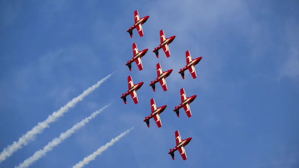 Snowbirds grounded until early 2030s while new planes built