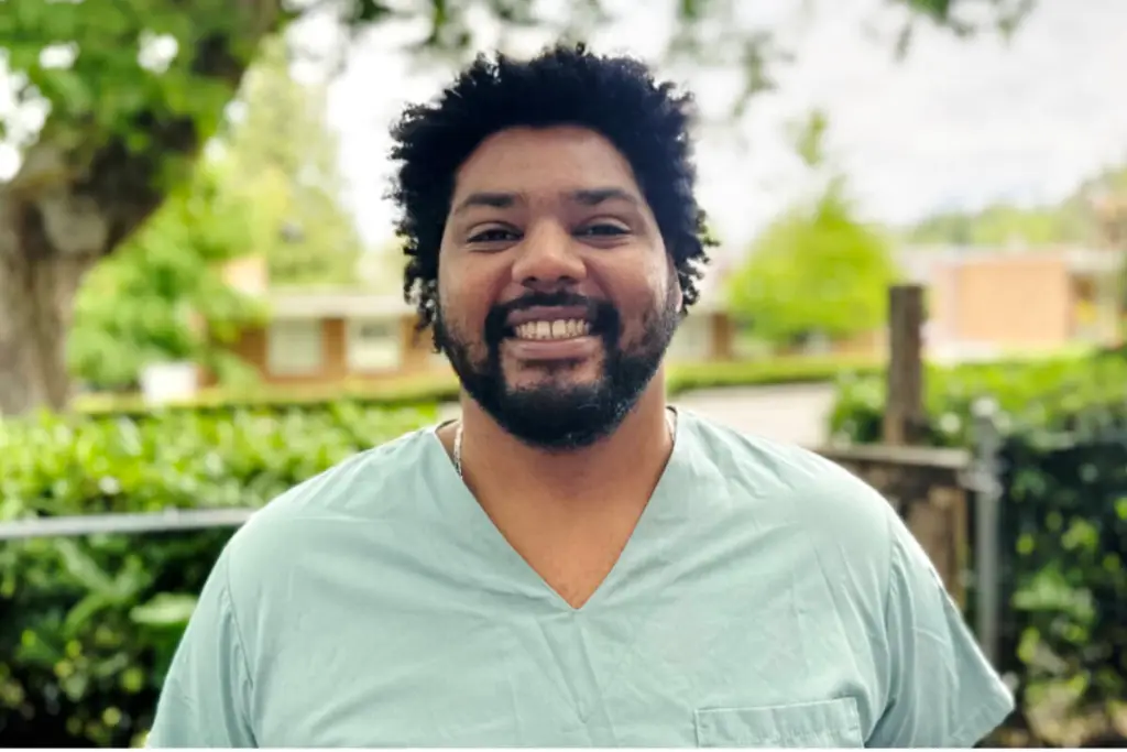 Ballenas grad offers reduced-fee dental services to those without insurance