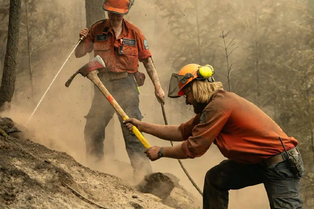 Multiple planned ignitions scheduled for Pear Lake fire near Clinton