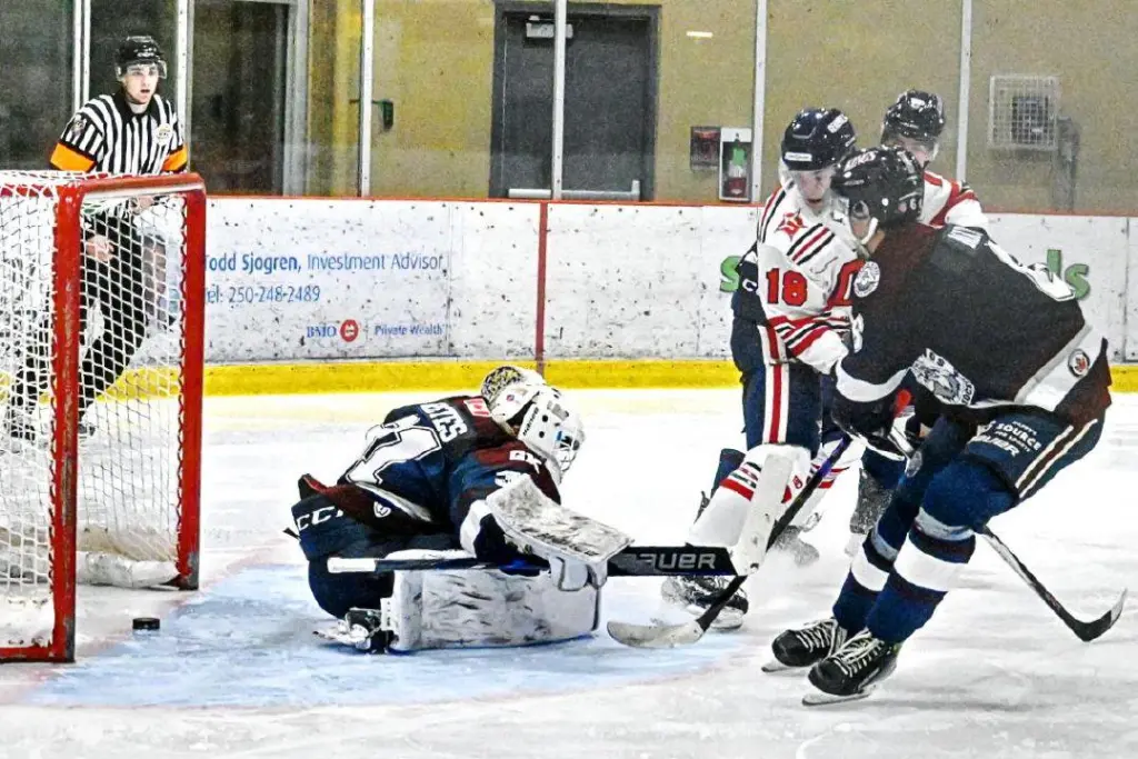 Oceanside Generals see 4-game VIJHL winning streak snapped by Glacier Kings
